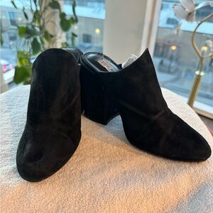 Steve Madden Elegant Black Suede Mules